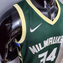 Regata Milwaukee Bucks Icon Edition 17/23 - Box 114