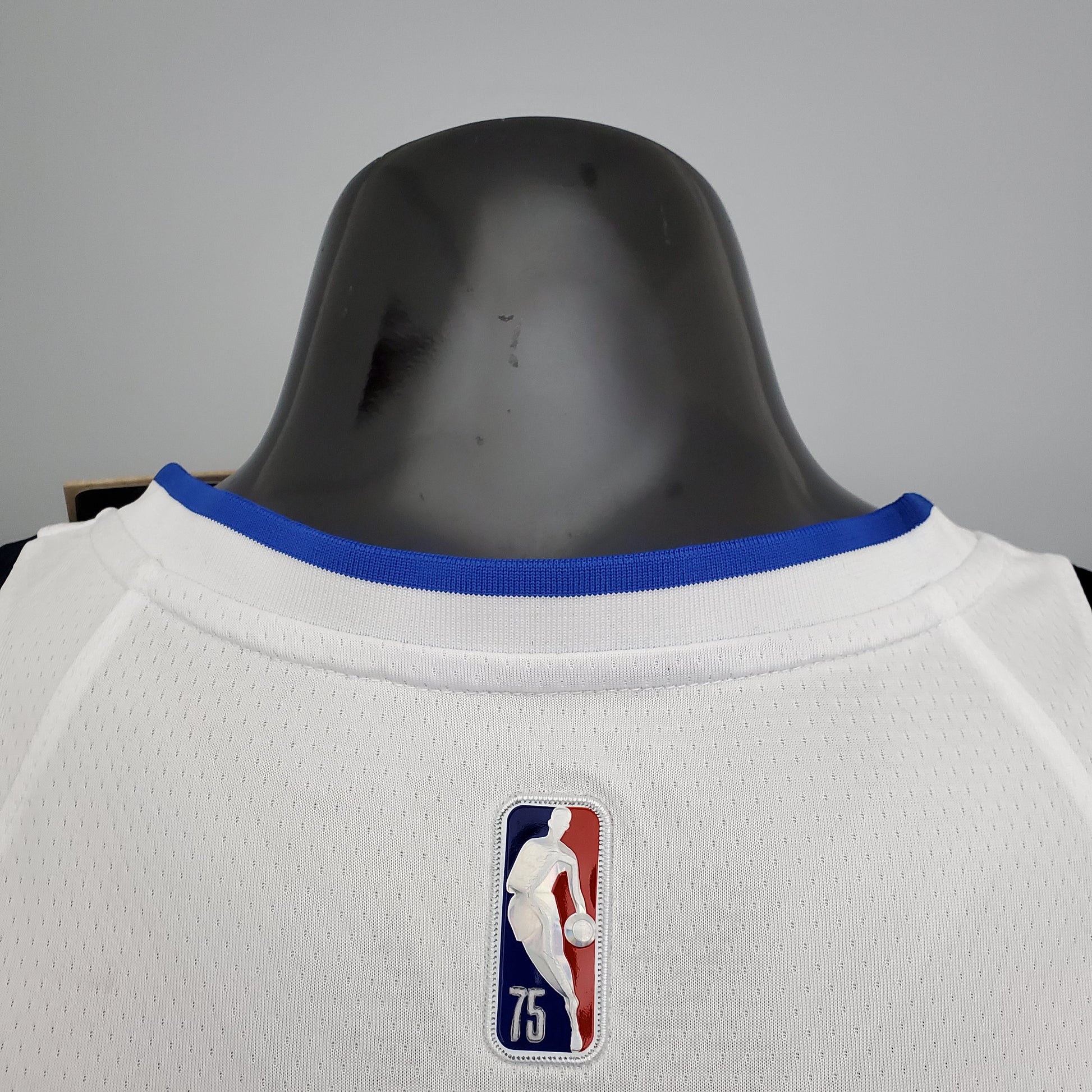 Regata Dallas Mavericks Association Edition 17/23 - Box 114