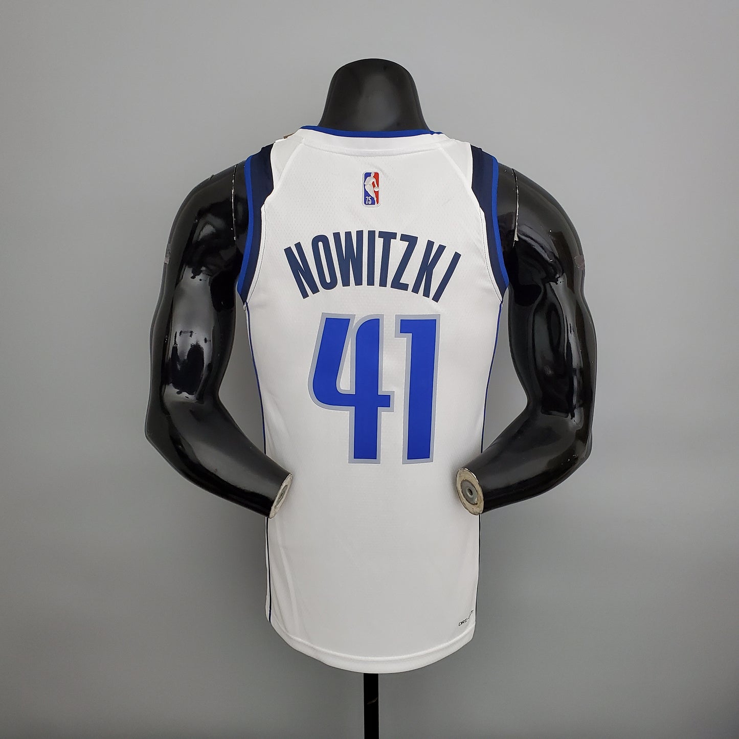 Regata Dallas Mavericks Association Edition 17/23 - Box 114